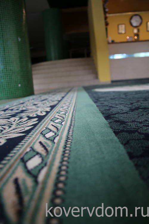 Ковер сшивной с символикой дома отдыха Ковер сшивной с символикой дома отдыха