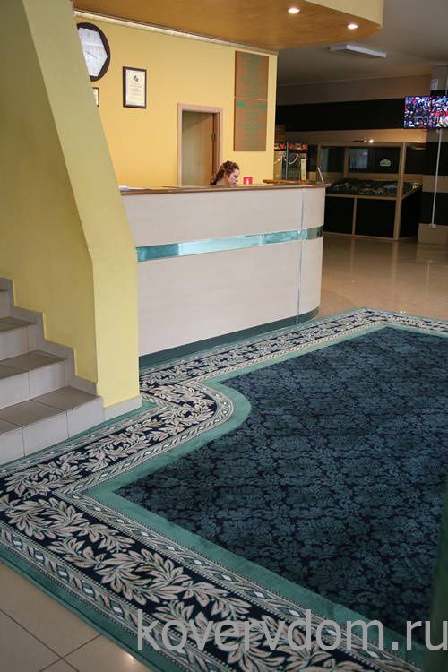 Ковер сшивной с символикой дома отдыха Ковер сшивной с символикой дома отдыха