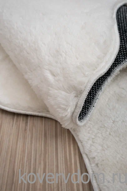 Ковер из искусственного меха Chic 1000A CREAM_1005 шкура Ковер из искусственного меха Chic 1000A CREAM_1005 шкура