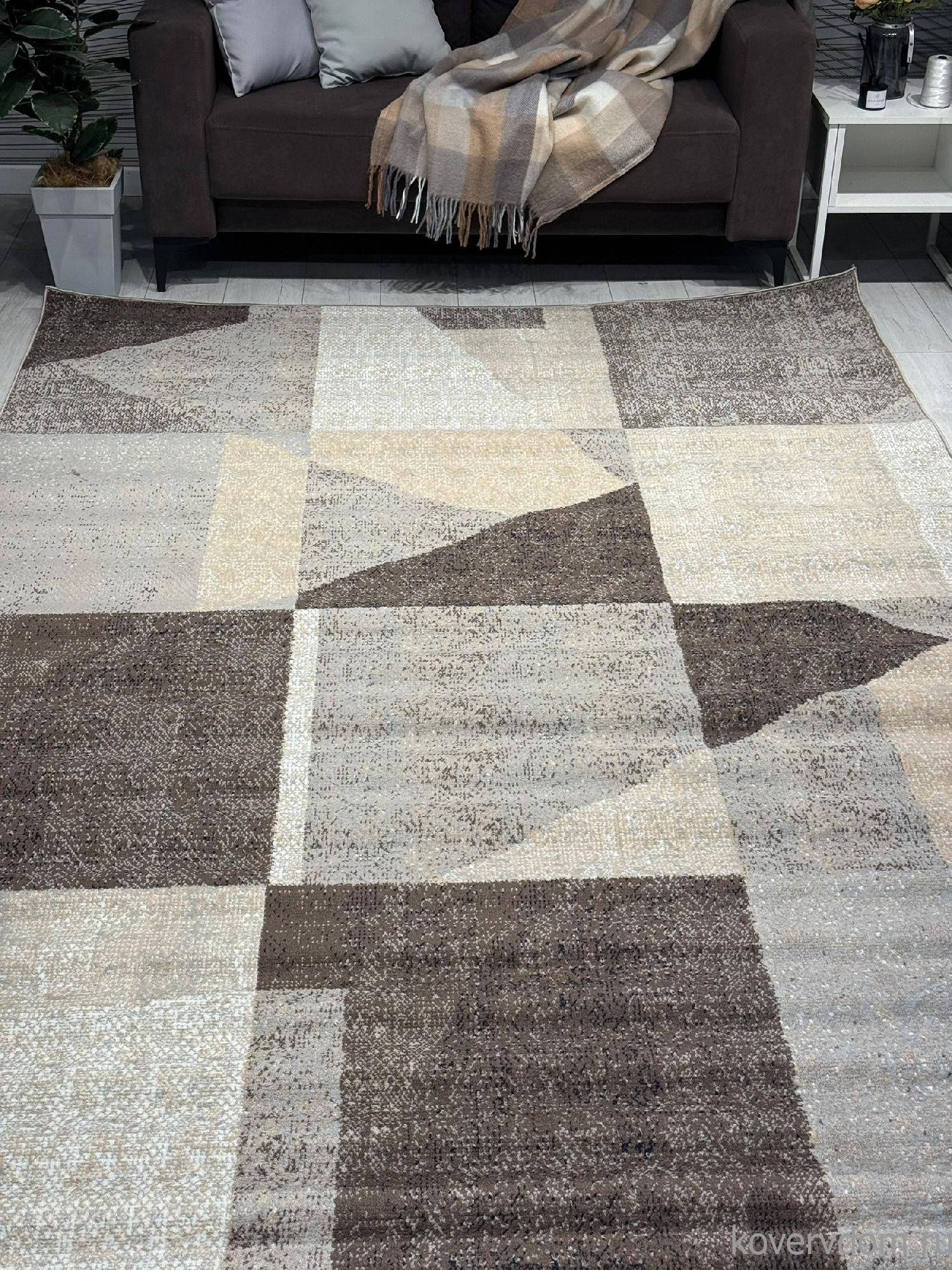 Ковер PRAGA 06052A BROWN / TOZ GRI